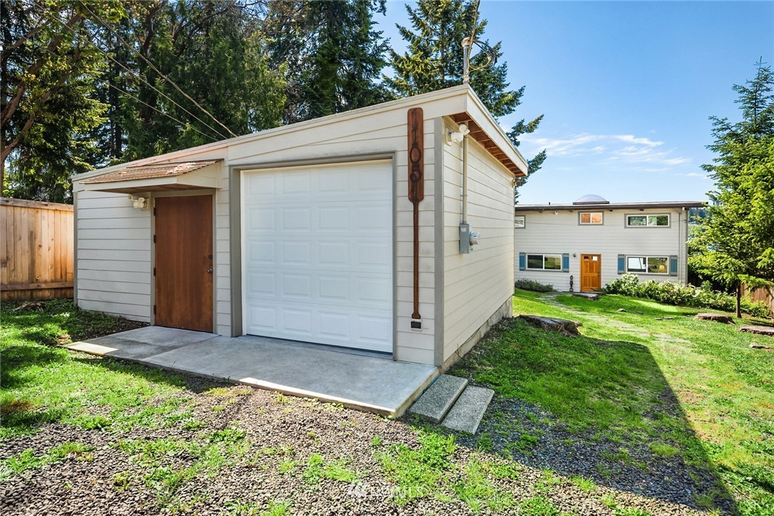 11051 Northeast West Kingston Road Kingston, WA 98346 - Photo 27 of 35