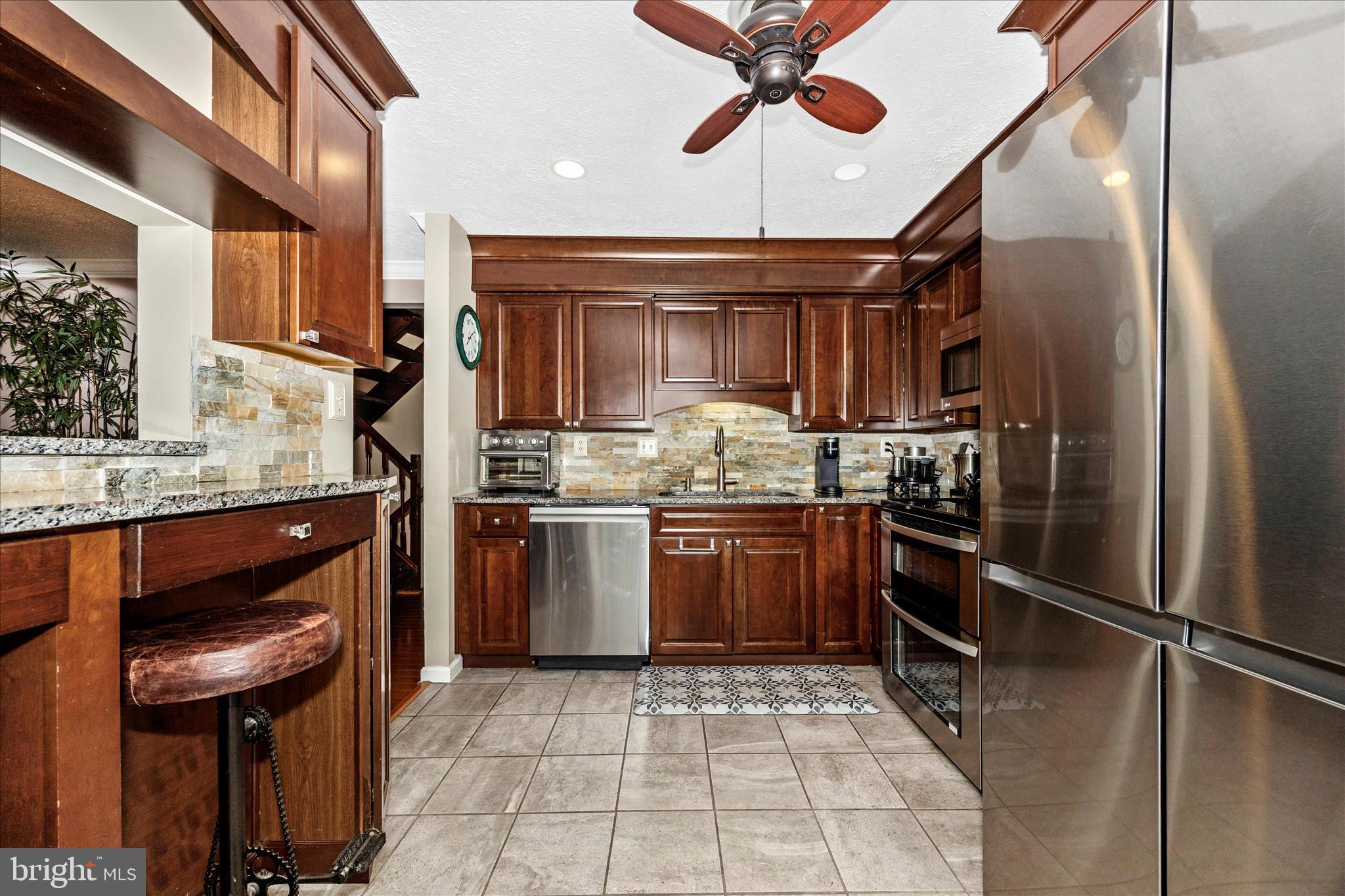 6611 Haydown Court Frederick, MD 21703 - Photo 7 of 33 Kitchen