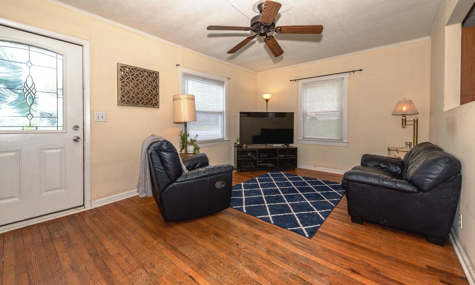 1404 North Wright Road Alcoa, TN 37701 - Photo 3 of 16 `
