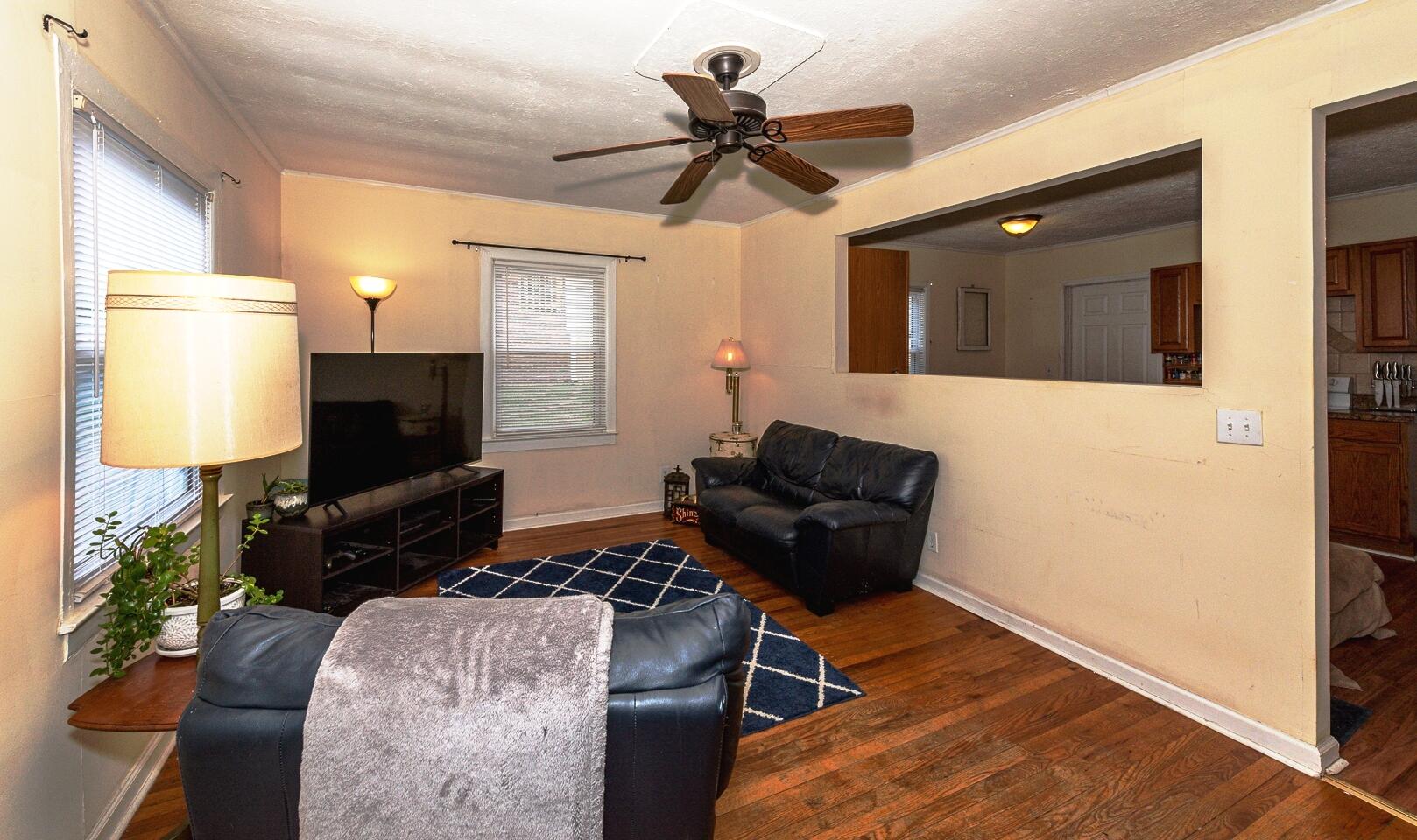 1404 North Wright Road Alcoa, TN 37701 - Photo 4 of 16 `