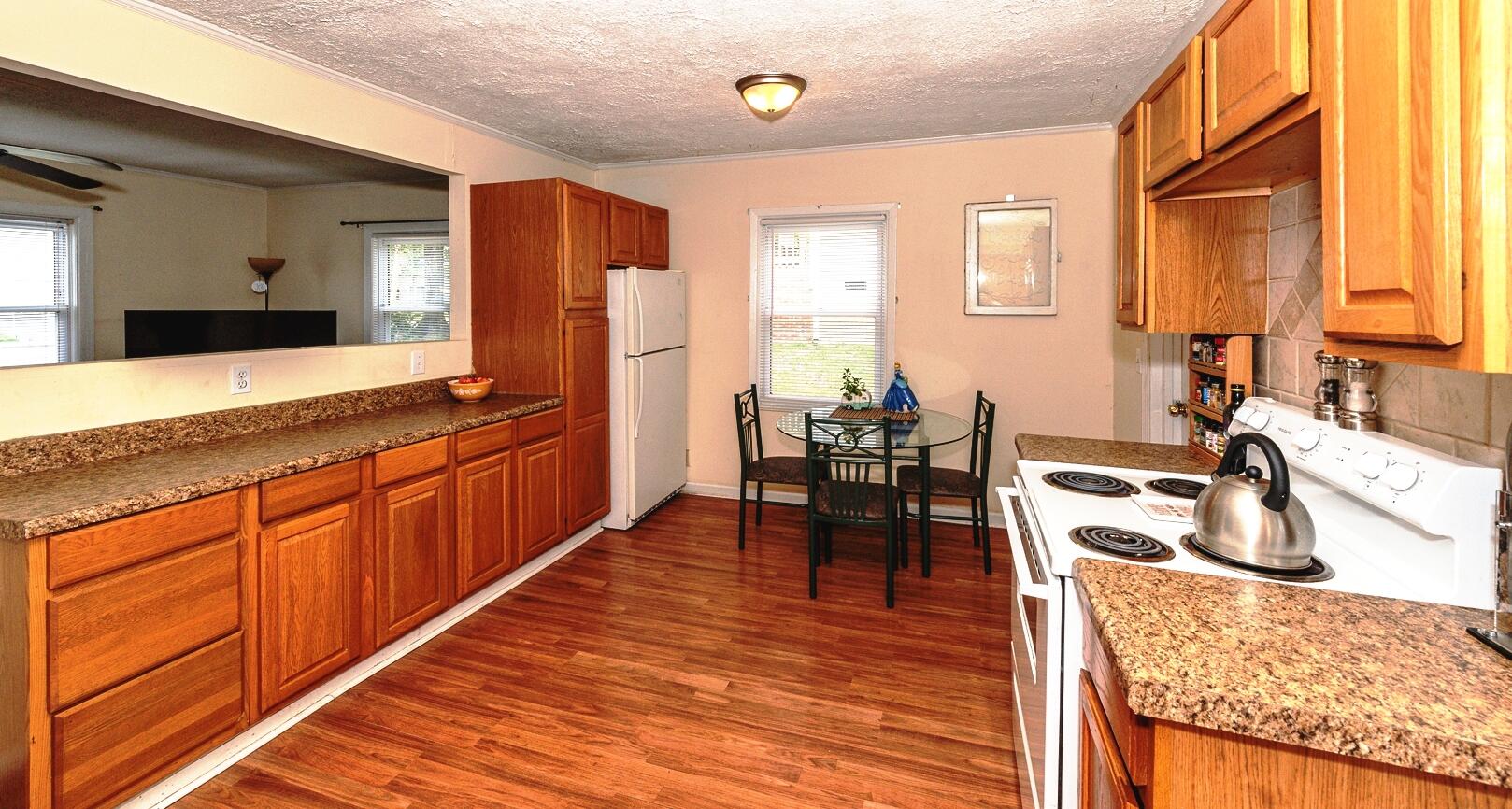 1404 North Wright Road Alcoa, TN 37701 - Photo 8 of 16 `