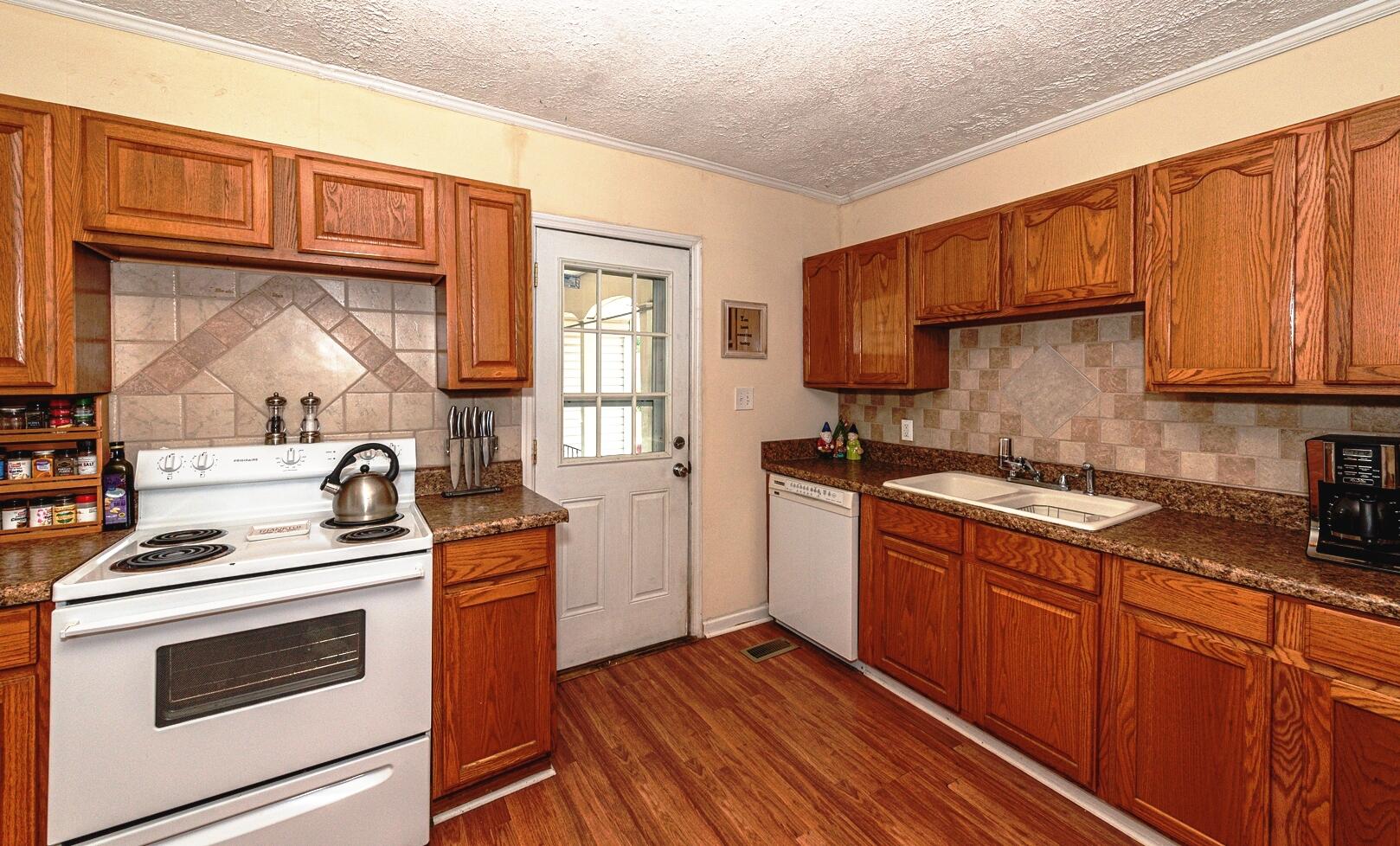1404 North Wright Road Alcoa, TN 37701 - Photo 9 of 16 `