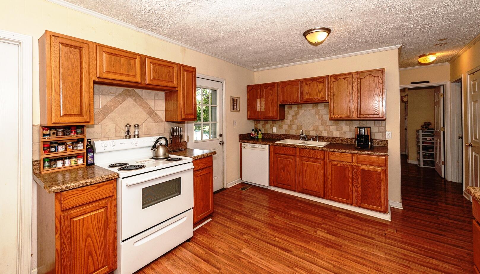 1404 North Wright Road Alcoa, TN 37701 - Photo 10 of 16 `
