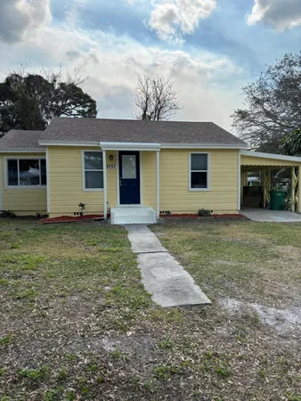 $1,800 | 1717 Linwood Avenue, Fort Pierce, FL 34982
