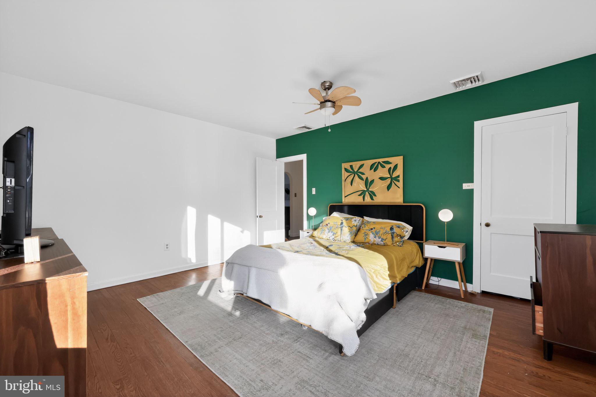 711 Brookhaven Road Wallingford, PA 19086 - Photo 16 of 35 a bedroom with bed and window