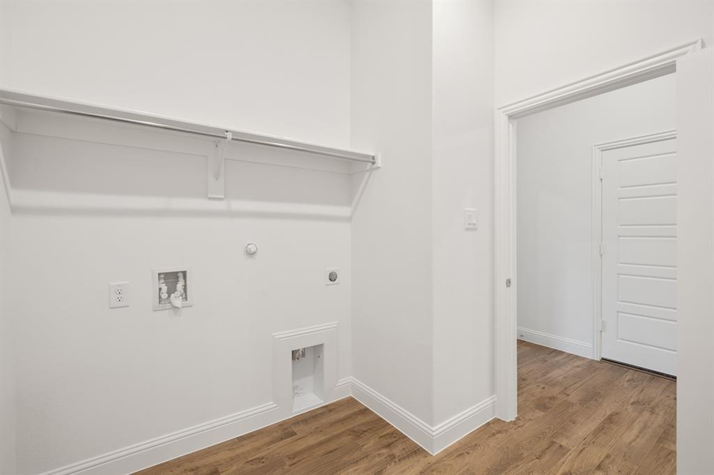 735 Oak Lavon, TX 75166 - Photo 10 of 39 a view of an empty room