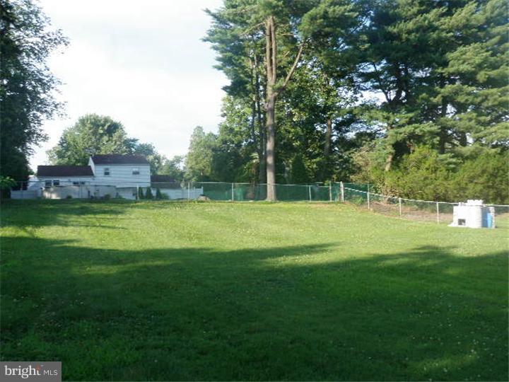 367 Belair Road Southampton, PA 18966 - Photo 3 of 25 Gallery Image 3