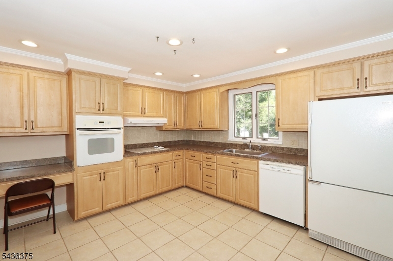 785 Lamberts Mill Road Westfield, NJ 07090 - Photo 13 of 37