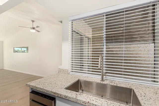 $1,240 | 461 West Holmes Avenue, Unit 342, Mesa, AZ 85210