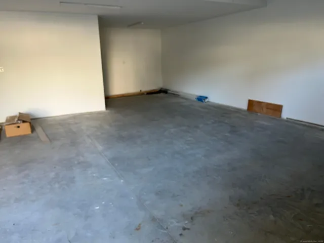 $579,900 | 72 White Oak Lane, Wolcott, CT 06716