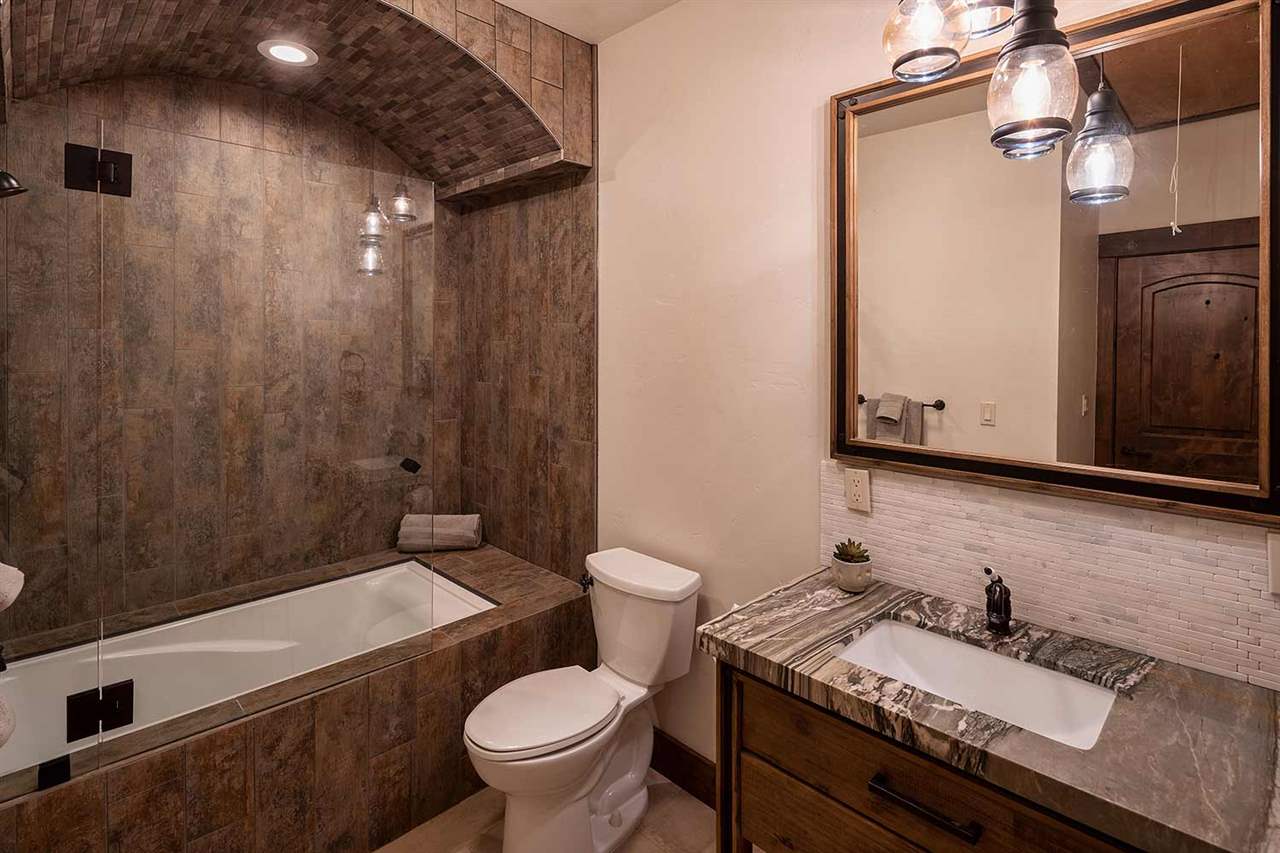 11067 Torrey Pine Road Truckee, CA 96161 - Photo 10 of 21 Gallery Image 10