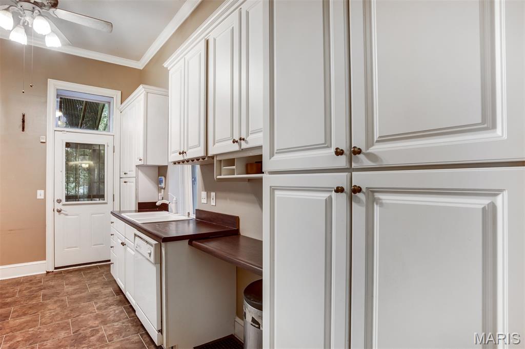 1908 California Avenue St. Louis, MO 63104 - Photo 12 of 36