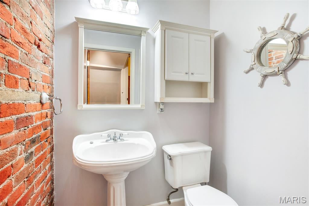 1908 California Avenue St. Louis, MO 63104 - Photo 17 of 36