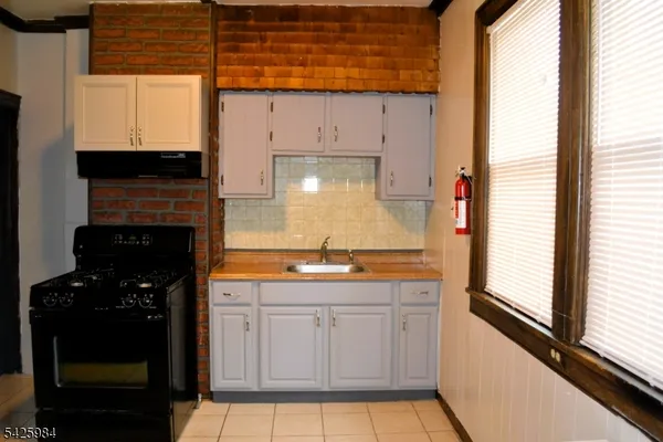 $3,350 | 134 High Street, West Orange, NJ 07052