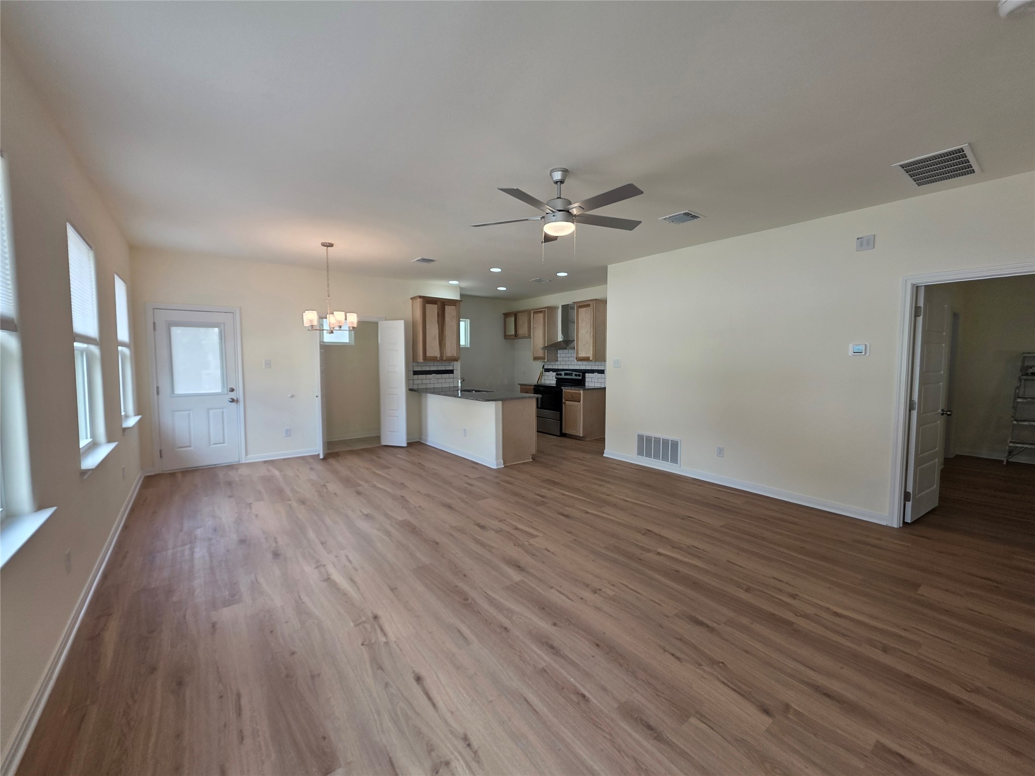 100 East 7th Street Cameron, TX 76520 - Photo 14 of 16