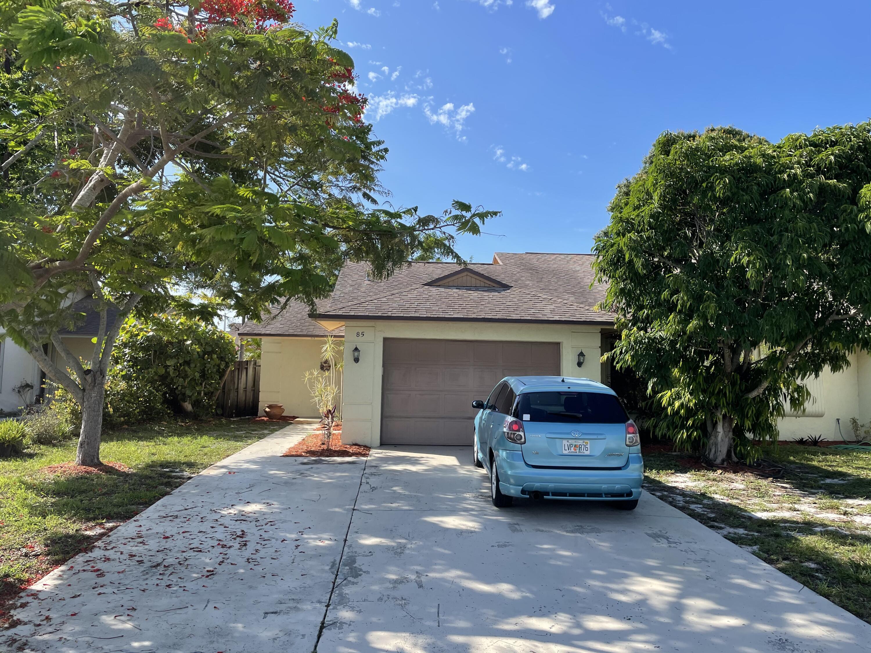 85 Superior Way Stuart, FL 34997 - Photo 2 of 35 Front