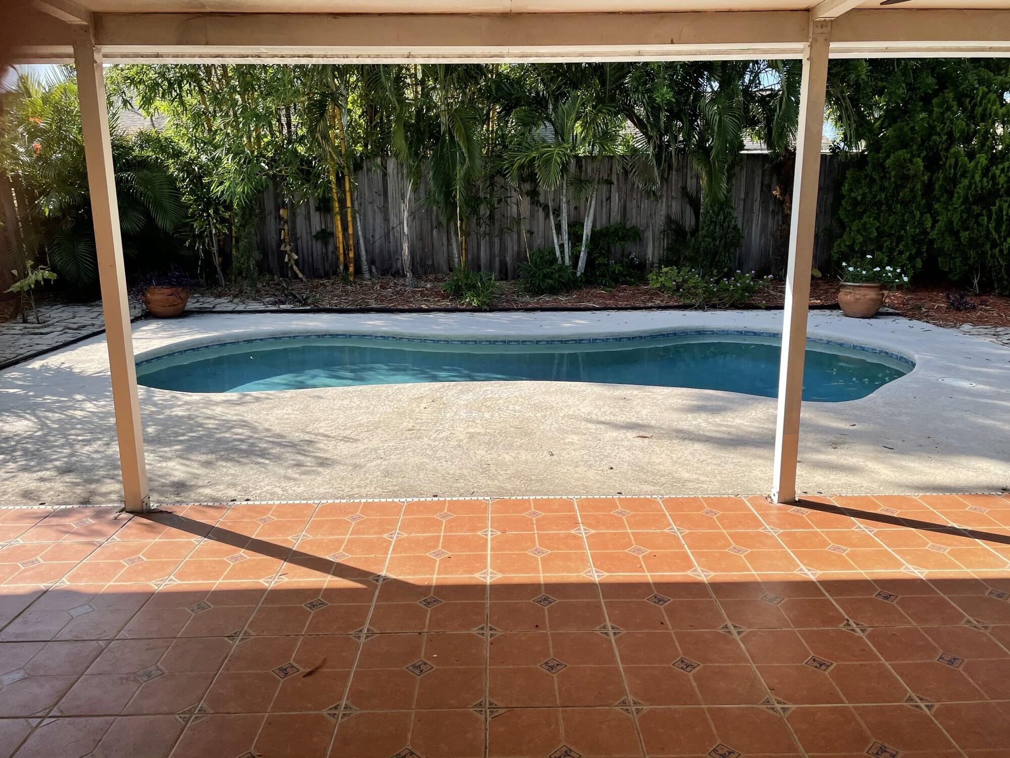 85 Superior Way Stuart, FL 34997 - Photo 27 of 35 Patio/pool