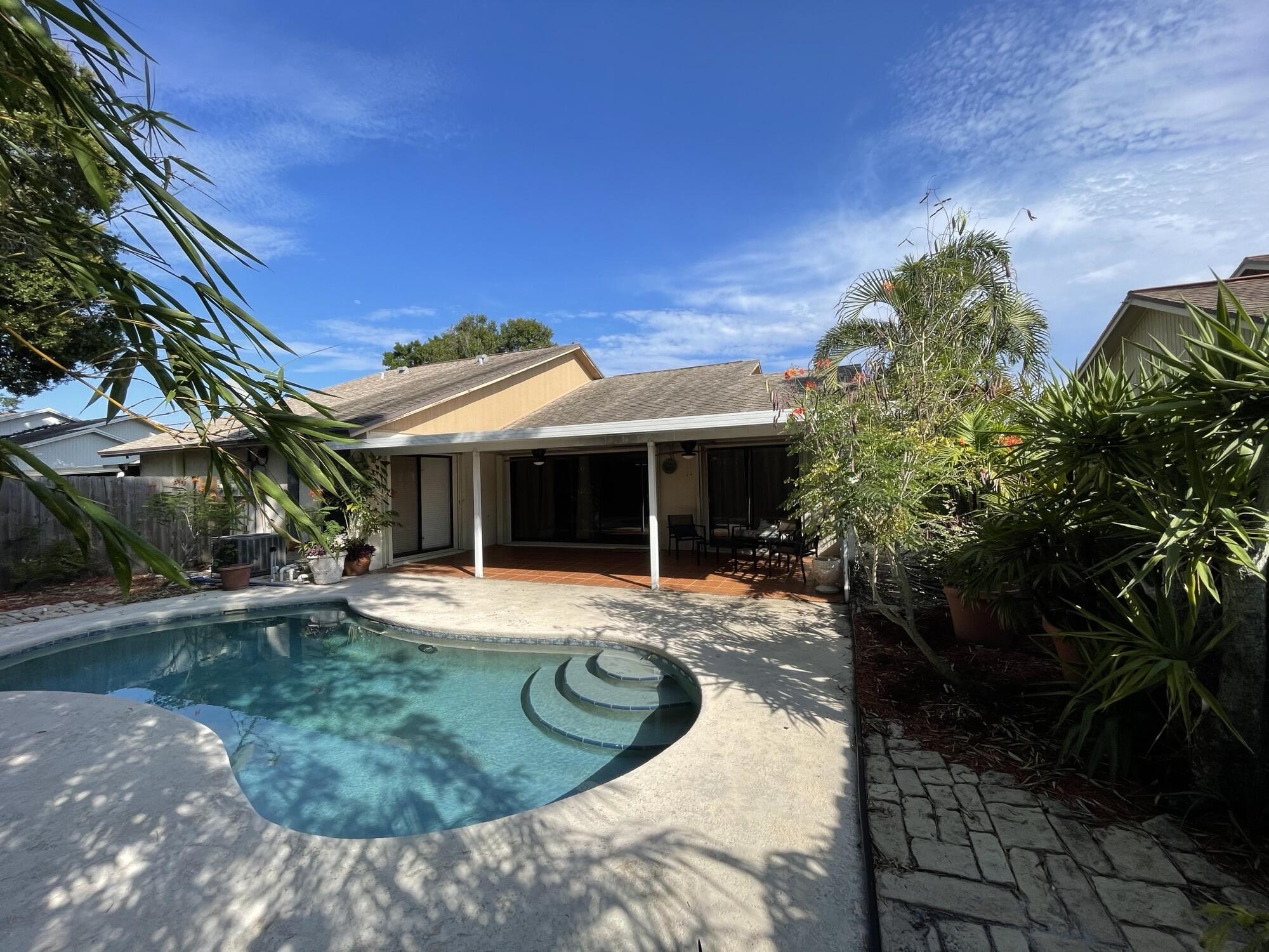 85 Superior Way Stuart, FL 34997 - Photo 31 of 35 Pool