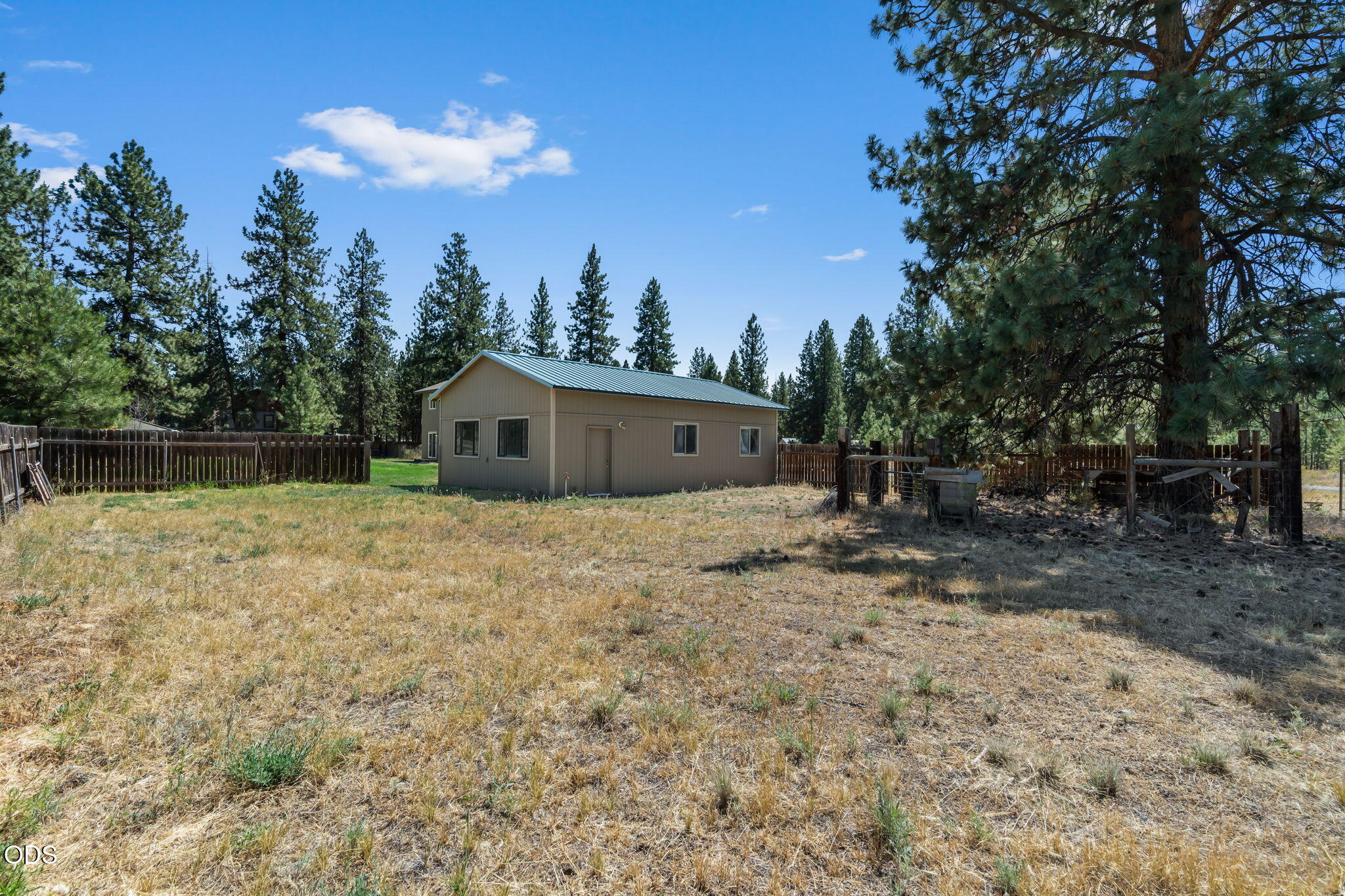 60180 Pawnee Road Bend, OR 97702 - Photo 29 of 53