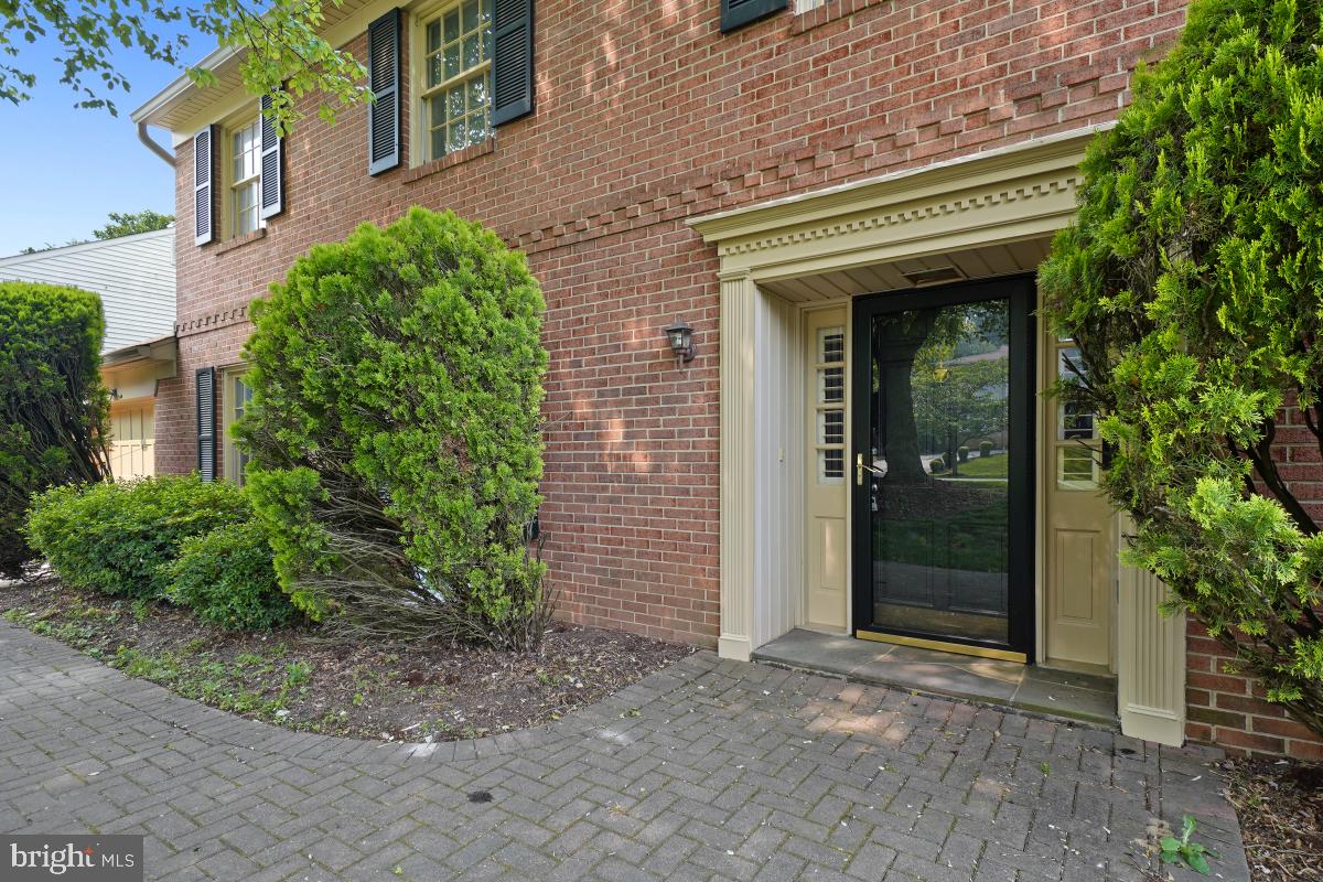 8715 Postoak Road Potomac, MD 20854 - Photo 4 of 30 Gallery Image 4