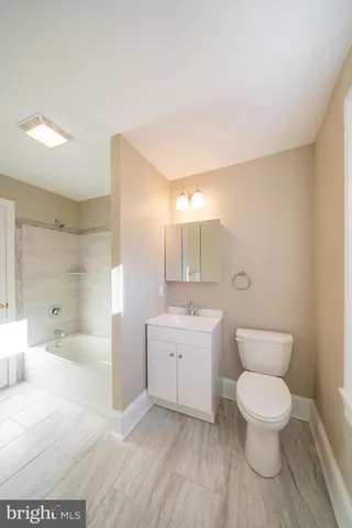 $2,000 | 327 North High Street, Unit 1, West Chester, PA 19380