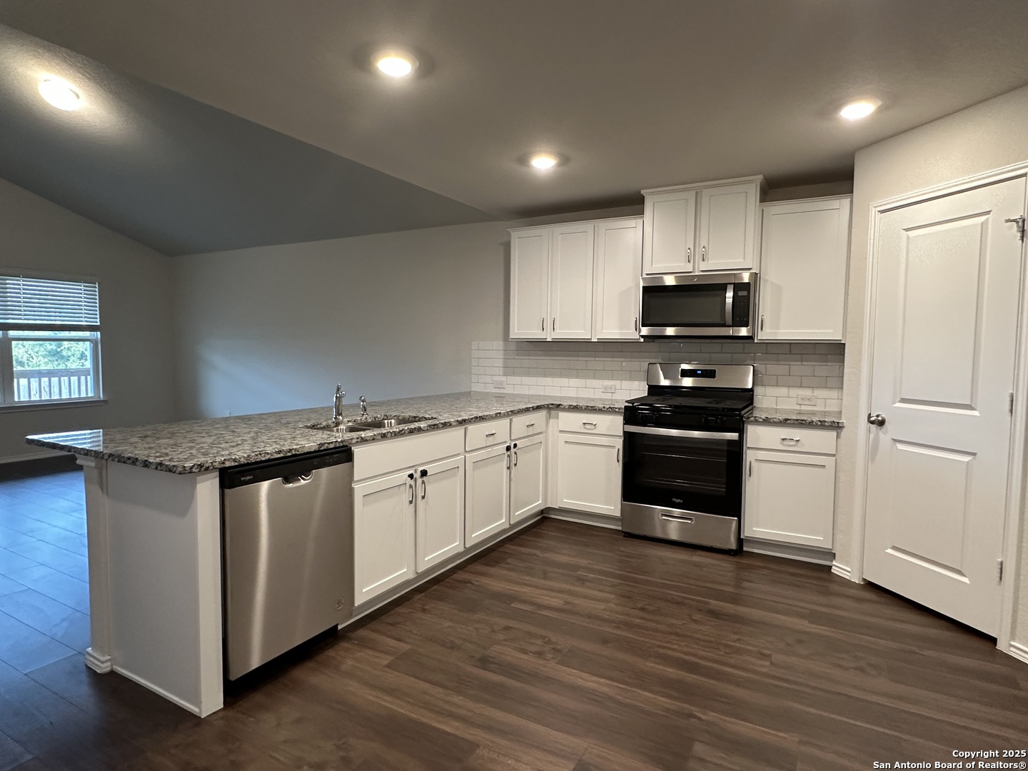 3926 Copper River Bulverde, TX 78163 - Photo 4 of 51