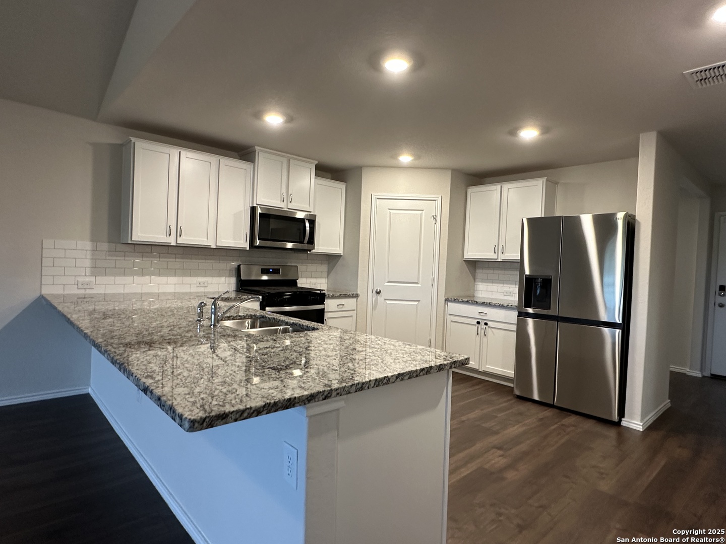 3926 Copper River Bulverde, TX 78163 - Photo 5 of 51