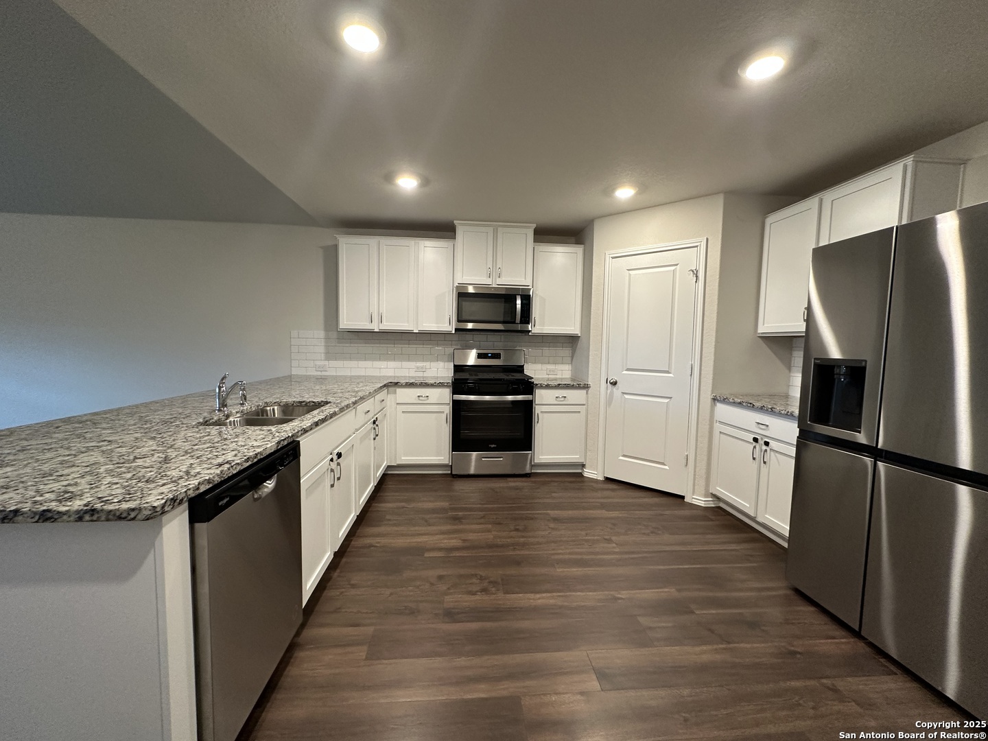 3926 Copper River Bulverde, TX 78163 - Photo 6 of 51