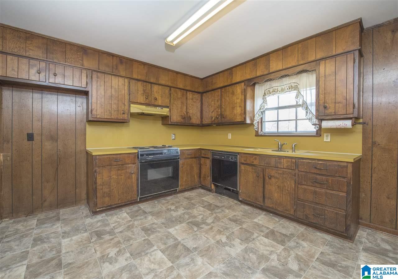 2725 7th Place Northeast Birmingham, AL 35215 - Photo 5 of 16