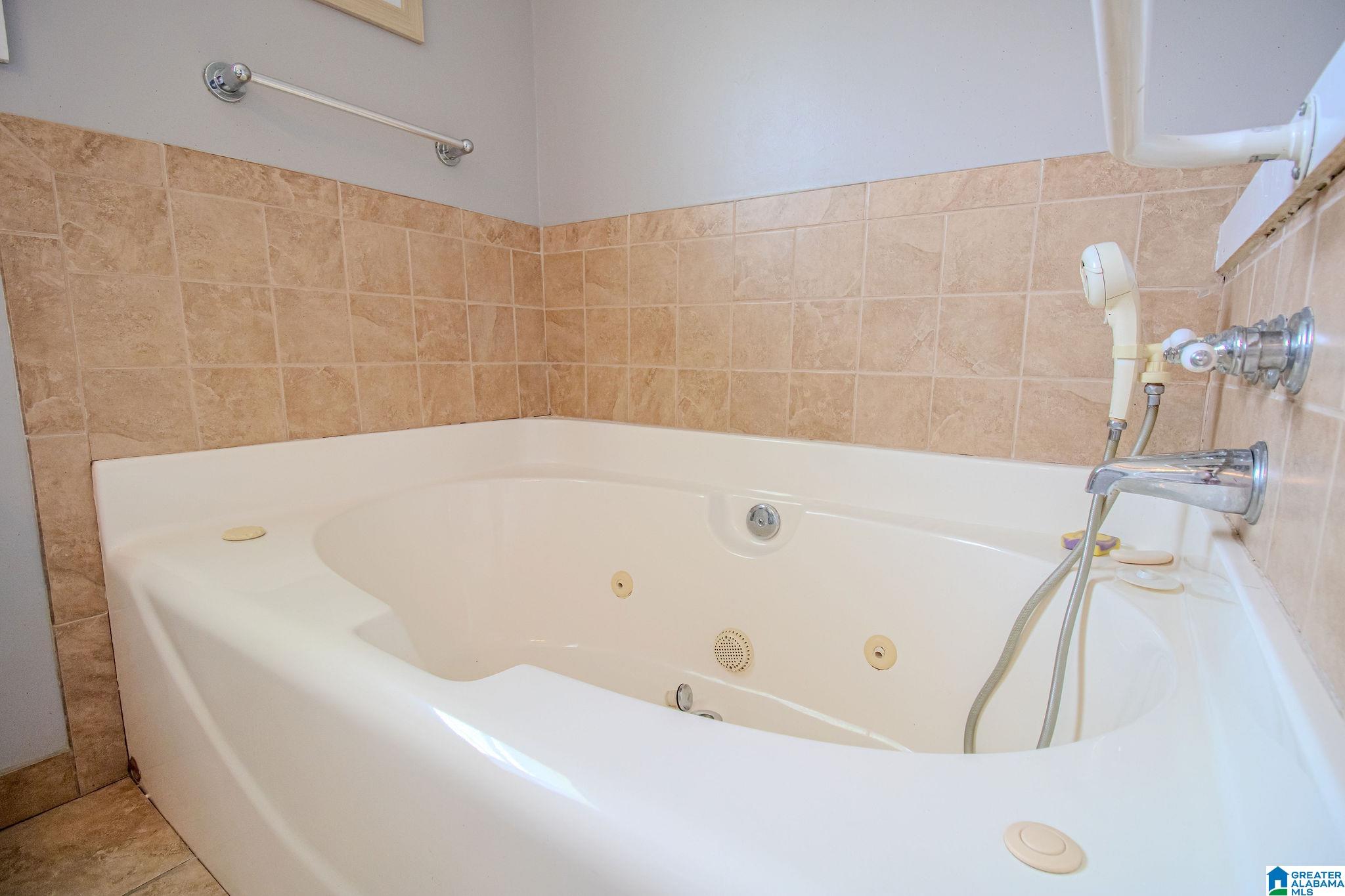 209 Whites Gap Road Southeast Jacksonville, AL 36265 - Photo 10 of 44