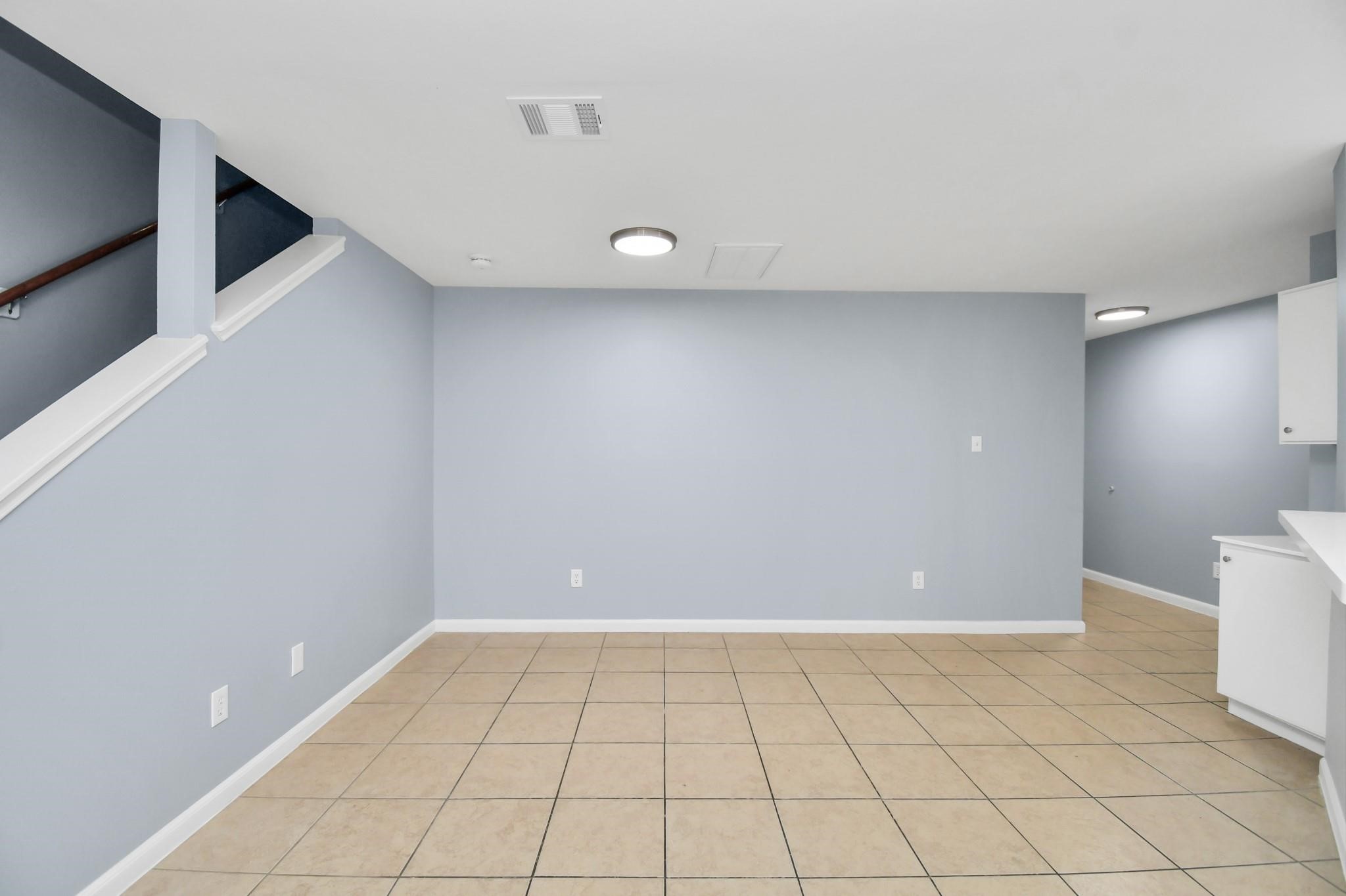 10403 Shadow Oaks Drive, Unit 3A Houston, TX 77043 - Photo 7 of 25 a view of an empty room