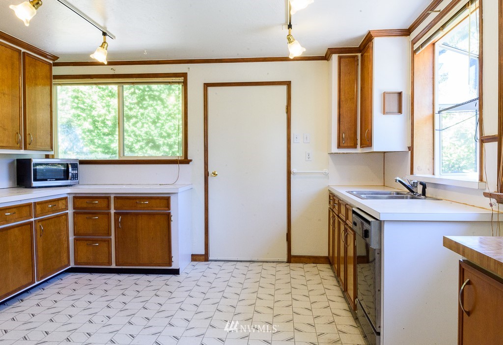 20569 Widme Road Northeast Poulsbo, WA 98370 - Photo 11 of 21 Gallery Image 11