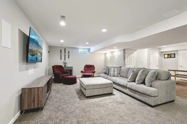 $674,900 | N57W24444 Falcon Court, Sussex, WI 53089