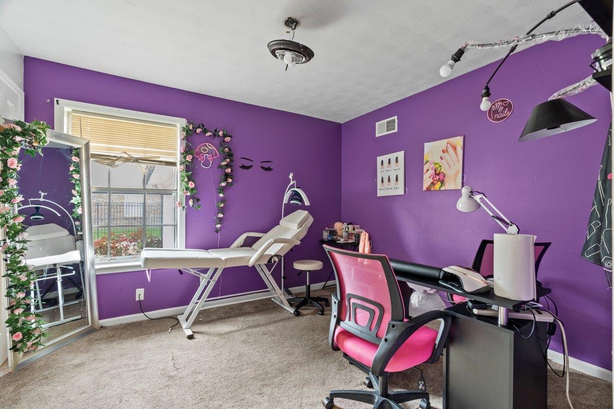 5841 Foxdale Road Memphis, TN 38115 - Photo 14 of 21 a room with furniture and windows