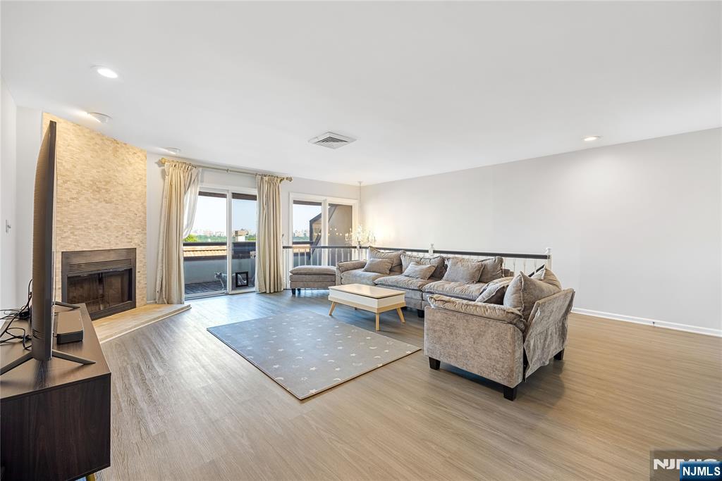 300 Gorge Road, Unit 8 Cliffside Park, NJ 07010 - Photo 2 of 32