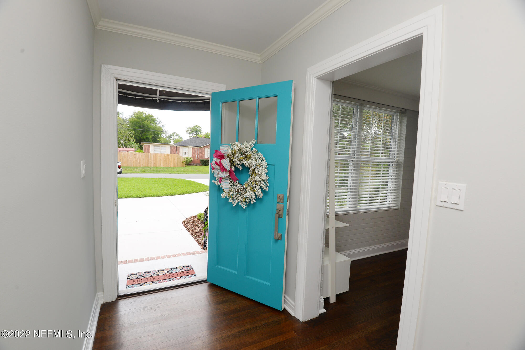 3973 Gadsden Road Jacksonville, FL 32207 - Photo 5 of 45 a view of a room that has a large window