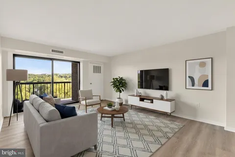 $249,900 | 200 North Pickett Street, Unit 1010, Alexandria, VA 22304