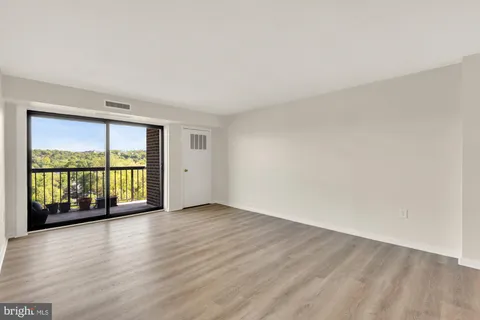 $249,900 | 200 North Pickett Street, Unit 1010, Alexandria, VA 22304