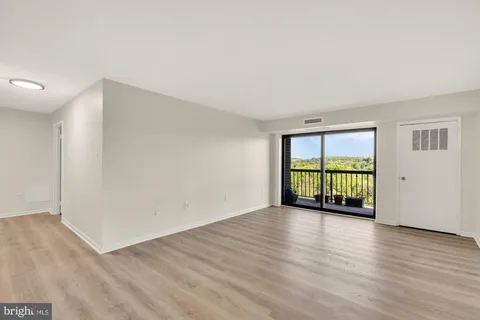 $249,900 | 200 North Pickett Street, Unit 1010, Alexandria, VA 22304