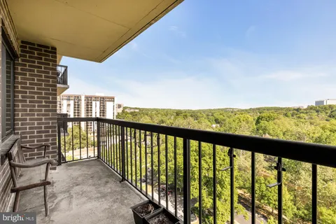 $249,900 | 200 North Pickett Street, Unit 1010, Alexandria, VA 22304