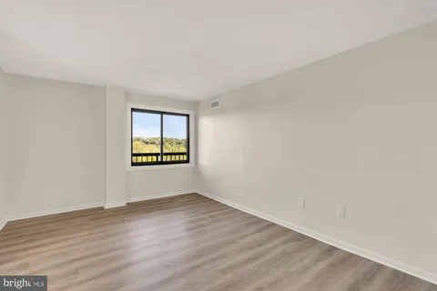 $249,900 | 200 North Pickett Street, Unit 1010, Alexandria, VA 22304