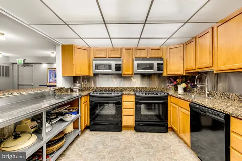 $249,900 | 200 North Pickett Street, Unit 1010, Alexandria, VA 22304