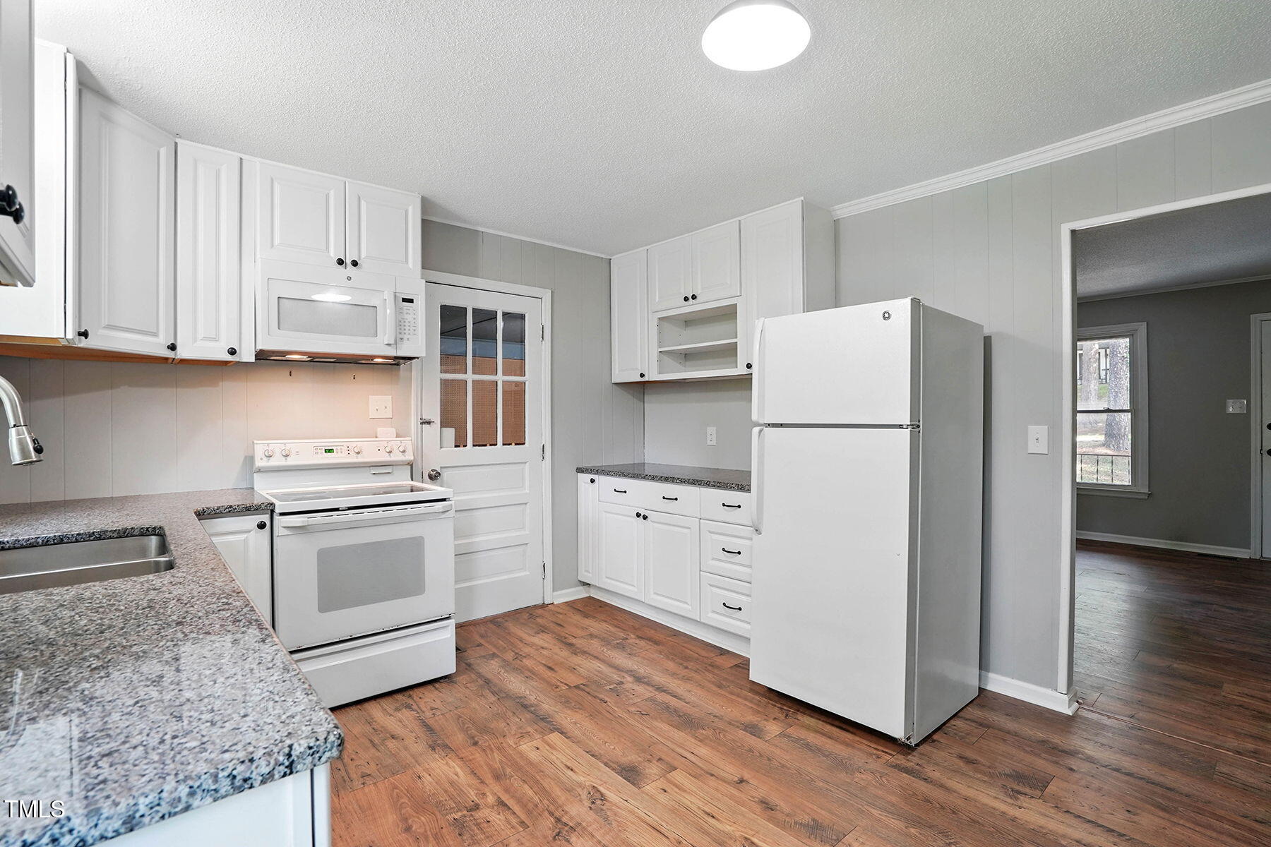 5805 Farm Gate Road Raleigh, NC 27606 - Photo 12 of 25 13-web-or-mls-5805 Farm Gate Rd-9