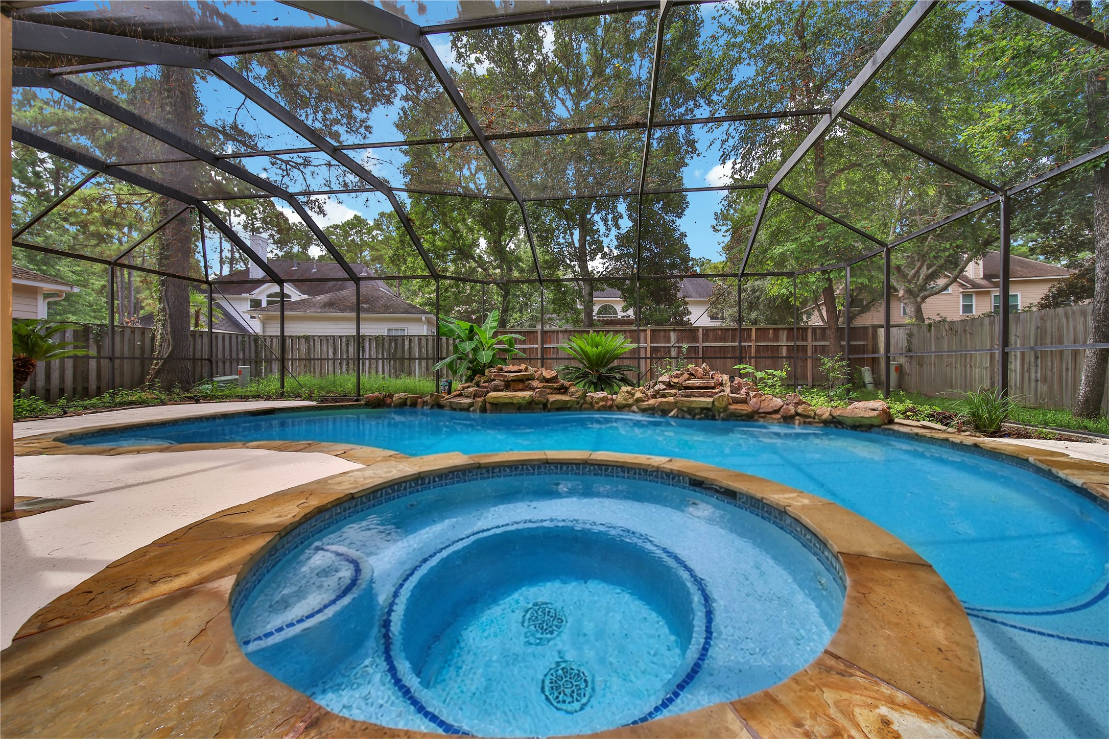 7 Churchdale Place Spring, TX 77382 - Photo 36 of 40 Spa