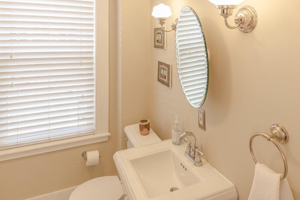 18 Evans Road Marblehead, MA 01945 - Photo 13 of 28 Gallery Image 13