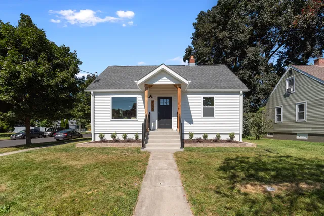 $448,900 | 1005 Center Street, Delavan, WI 53115