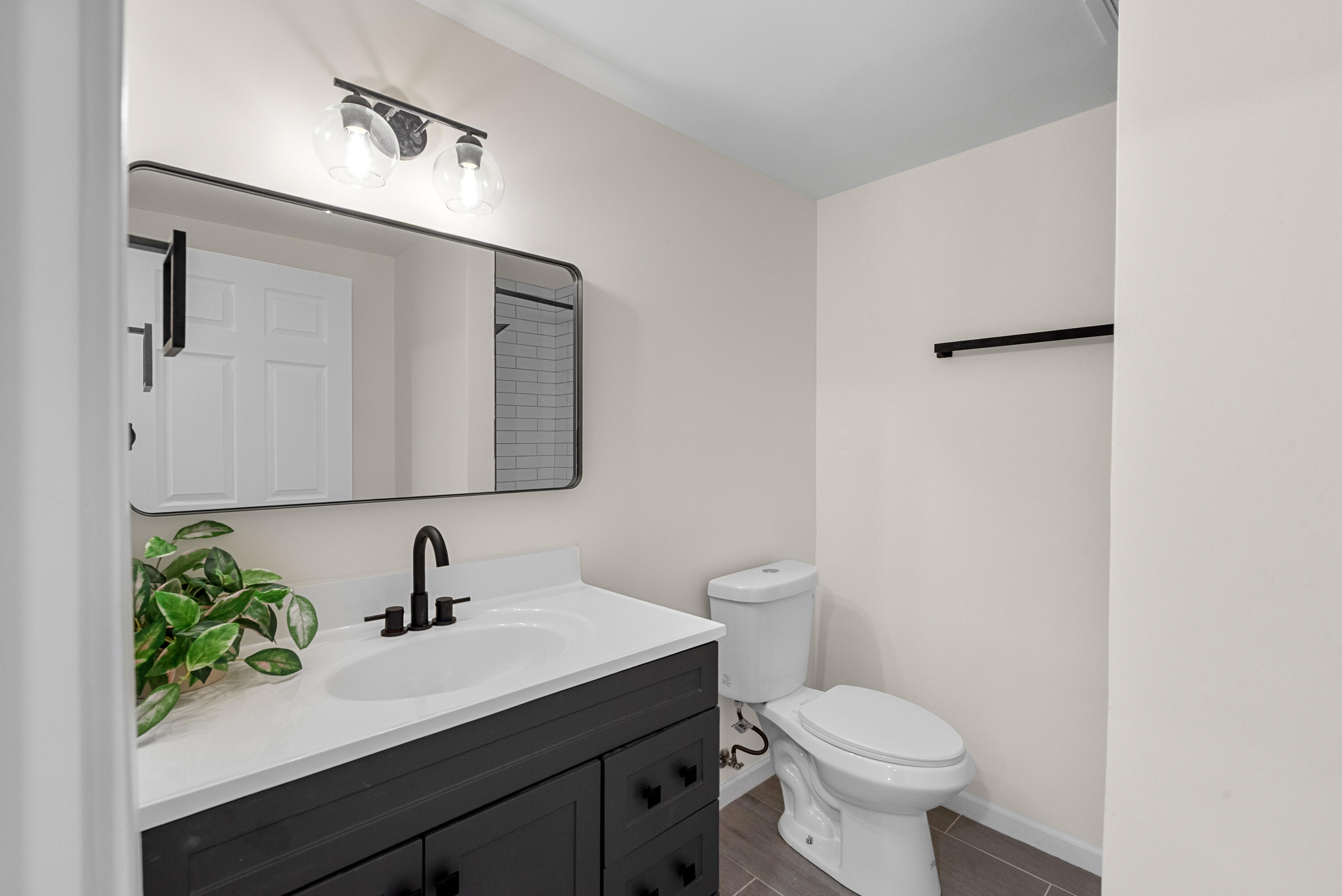 1005 Center Street Delavan, WI 53115 - Photo 12 of 14 LL Bath