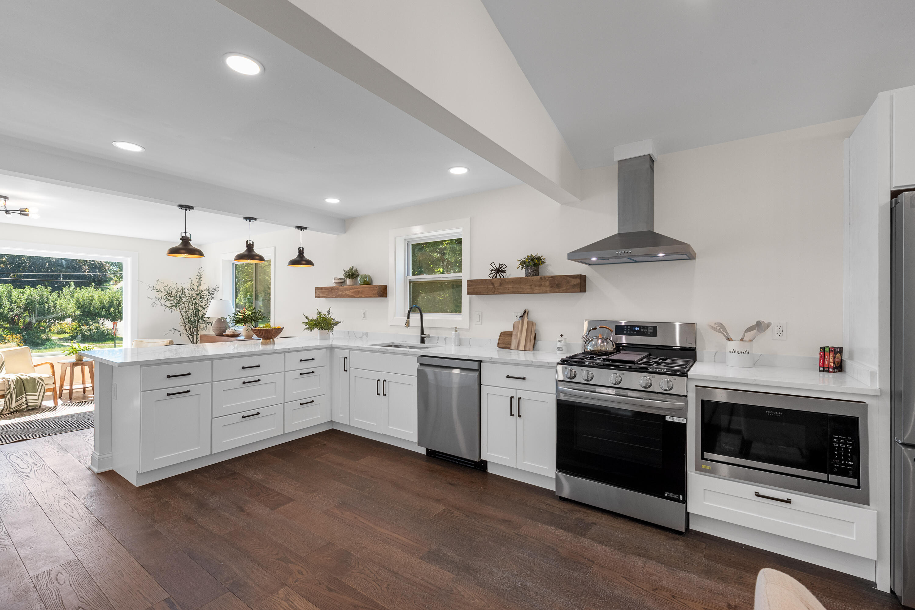 1005 Center Street Delavan, WI 53115 - Photo 3 of 14 Kitchen