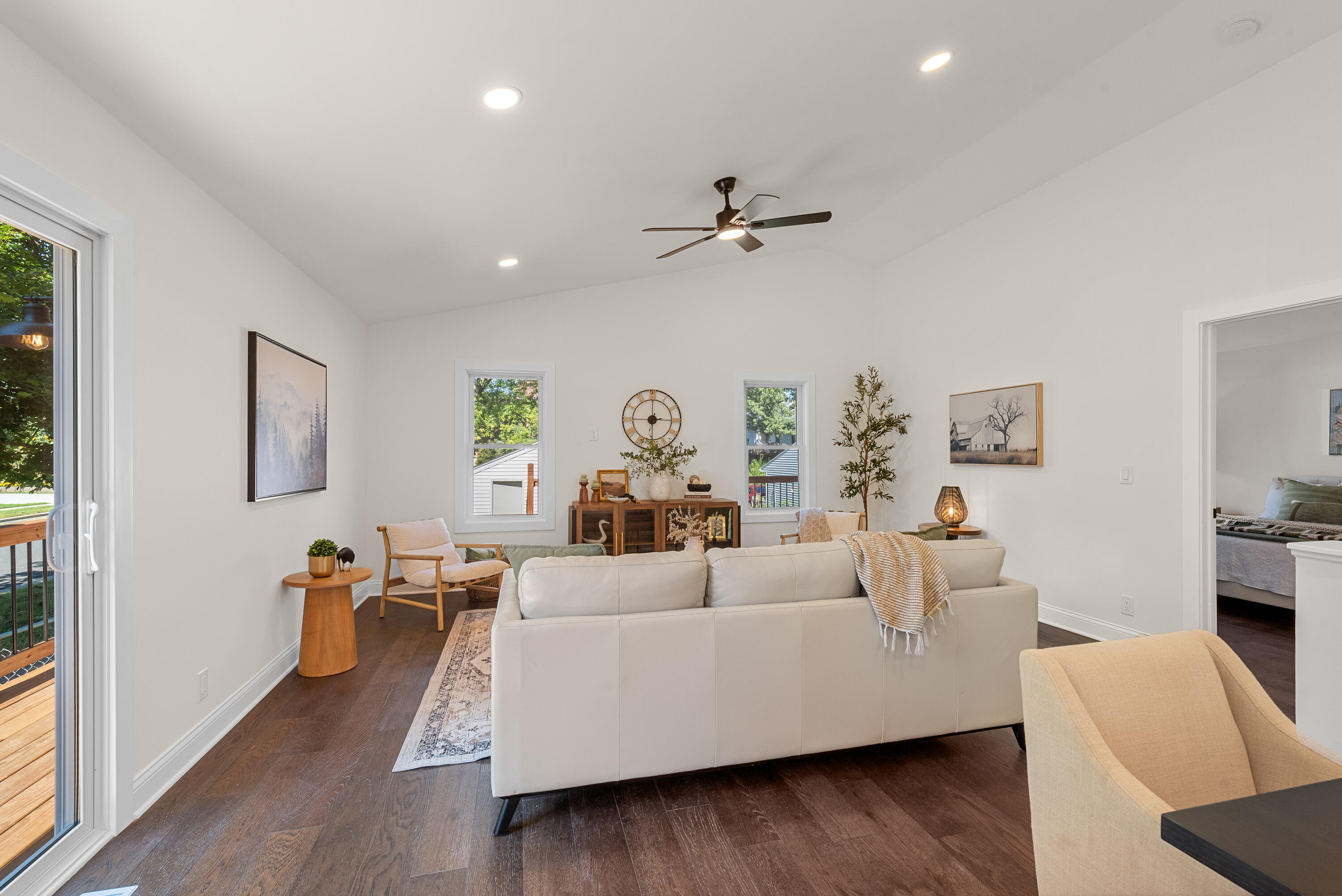 1005 Center Street Delavan, WI 53115 - Photo 4 of 14 Living