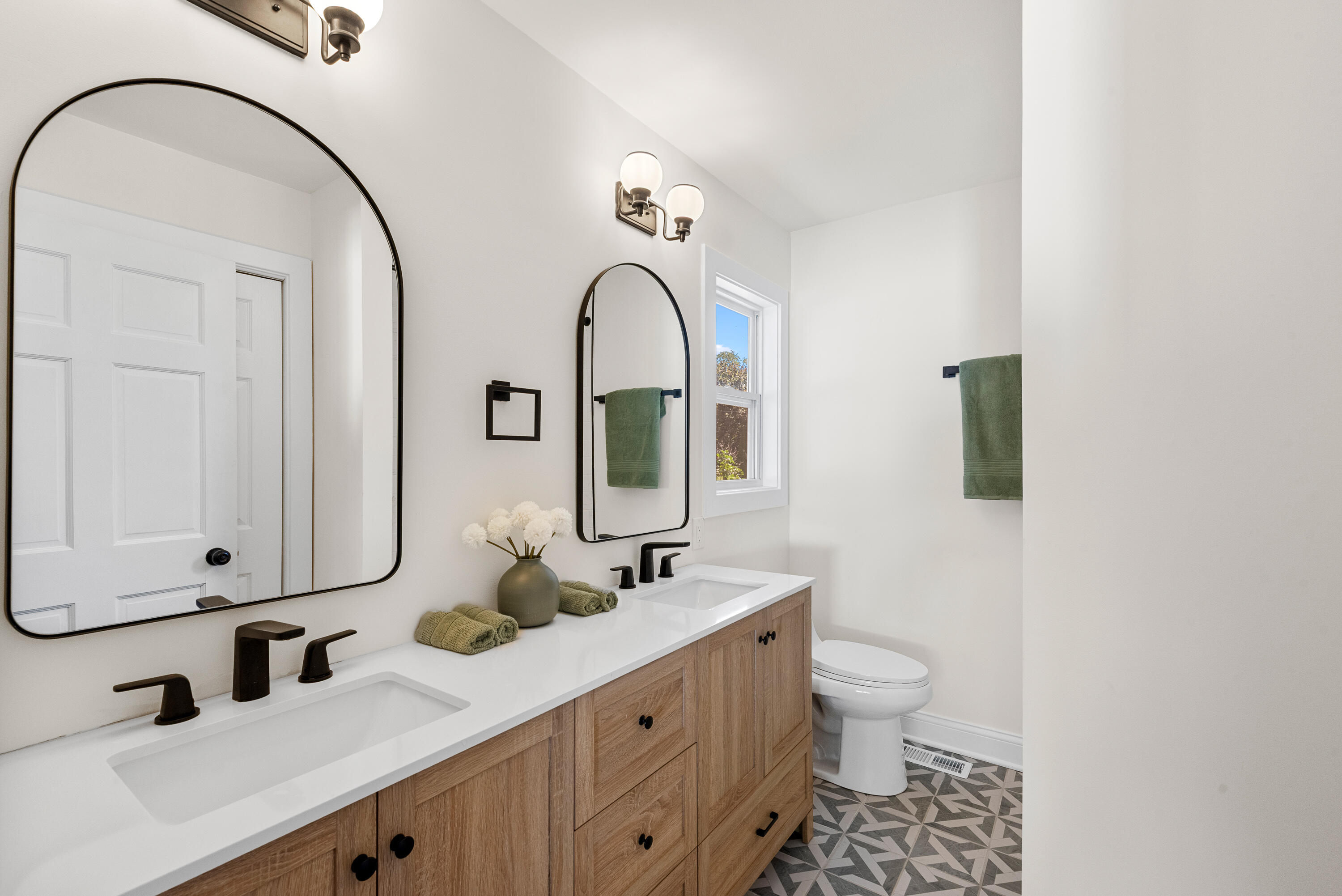 1005 Center Street Delavan, WI 53115 - Photo 6 of 14 En-Suite - Main floor